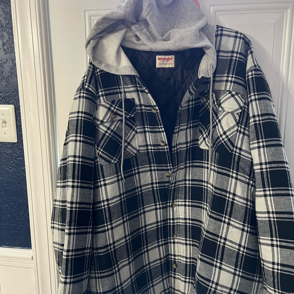 Men’s Flannel Shirt with tags. Wrangler size 3XL